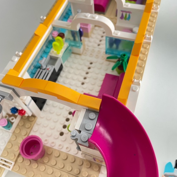 Lego Friends: Cruise Ship - Picture 2 of 11